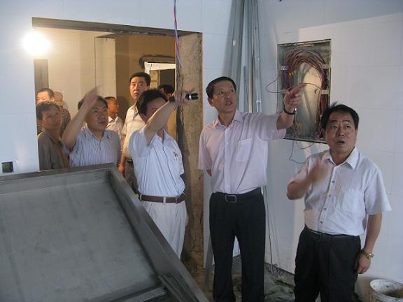 集团公司董事长肖玉龙视察集团所属止园饭馆二期装修刷新工程-易彩堂官网
